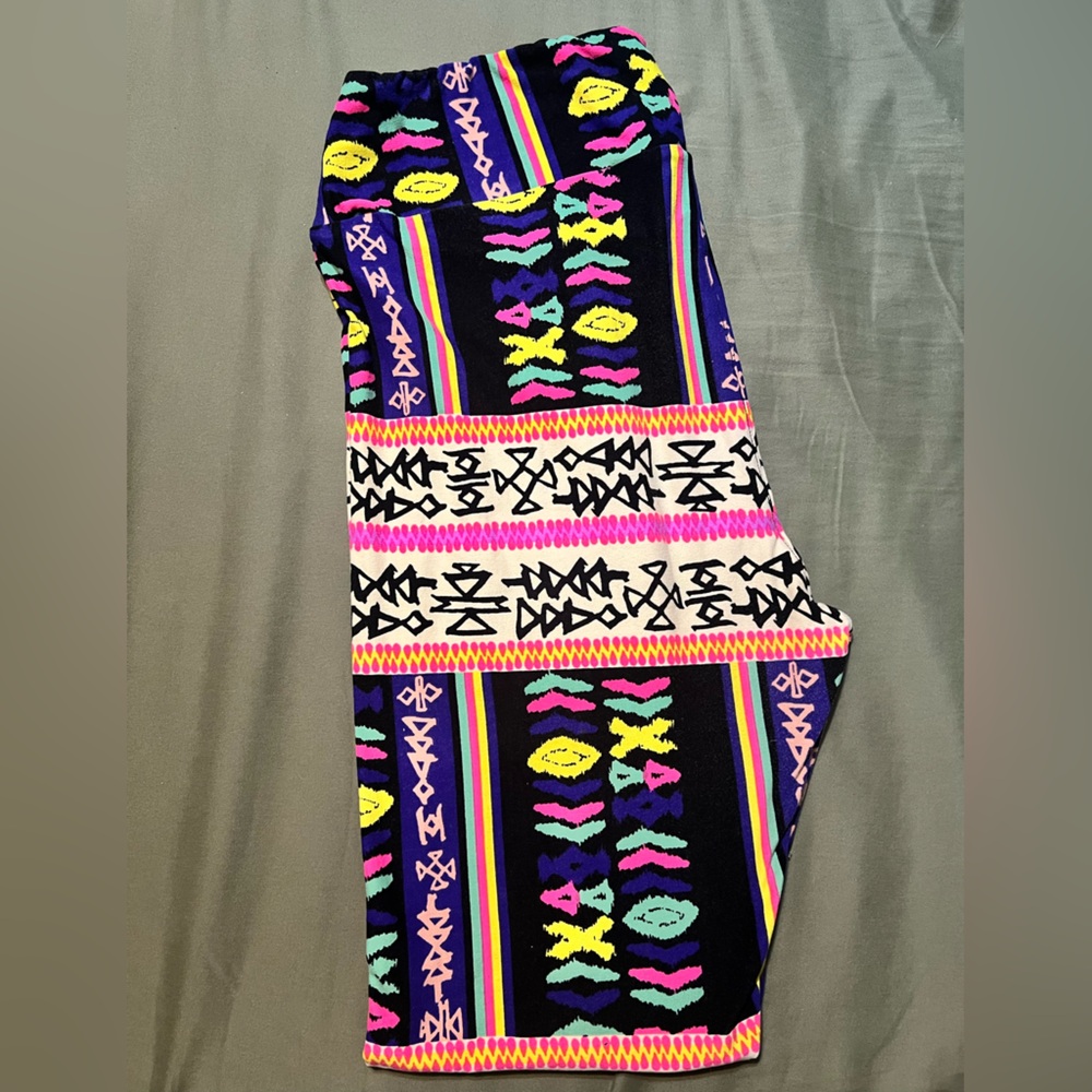 LuLaRoe Black and Purple Geometric Leggings